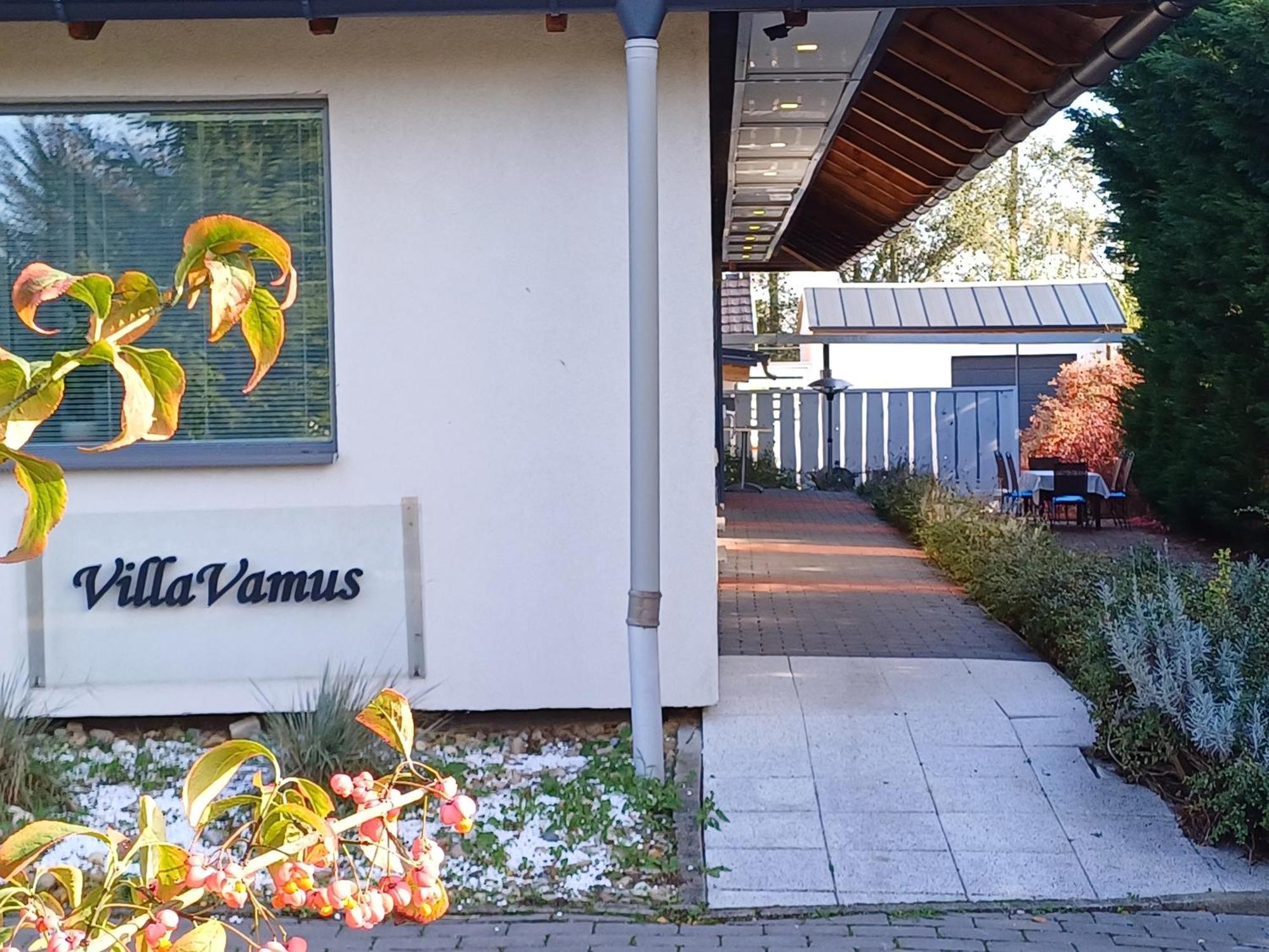 Villa Vamus Vendeg- Es Rendezvenyhaz Vámosszabadi 外观 照片